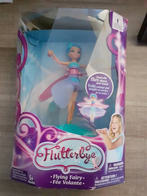 Vends poupée fée volante