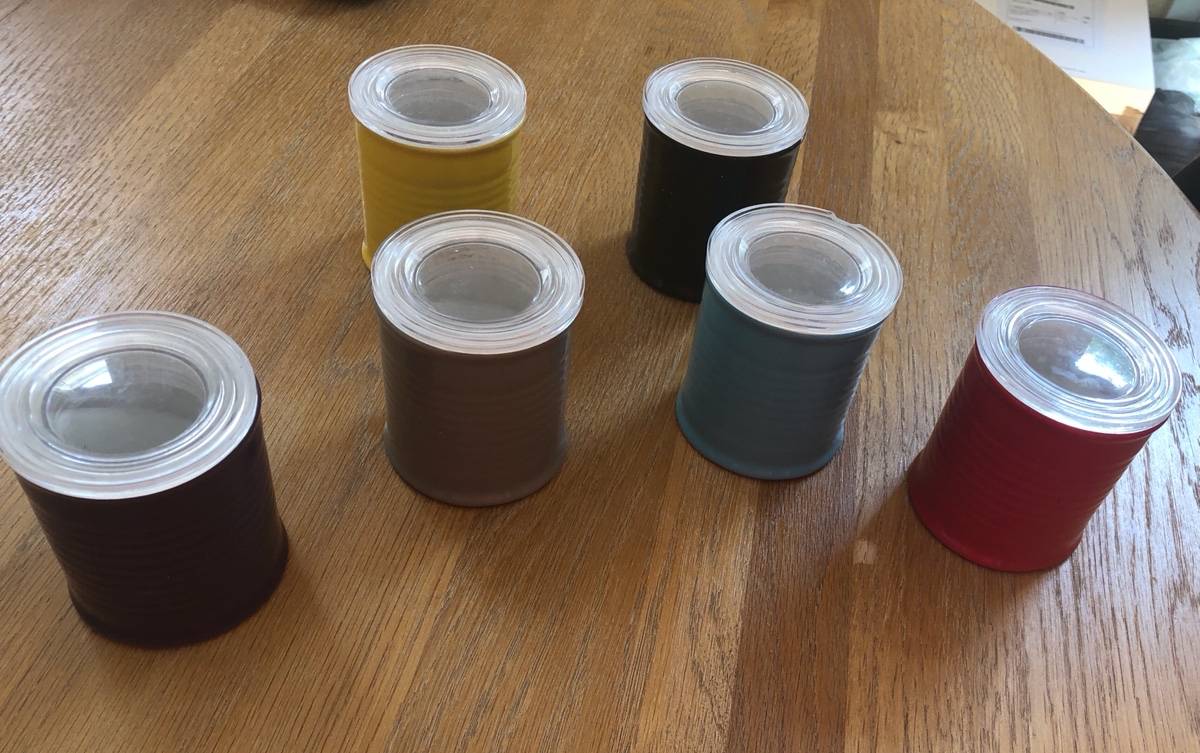 Vends lot de 6 petits bocaux multicolores