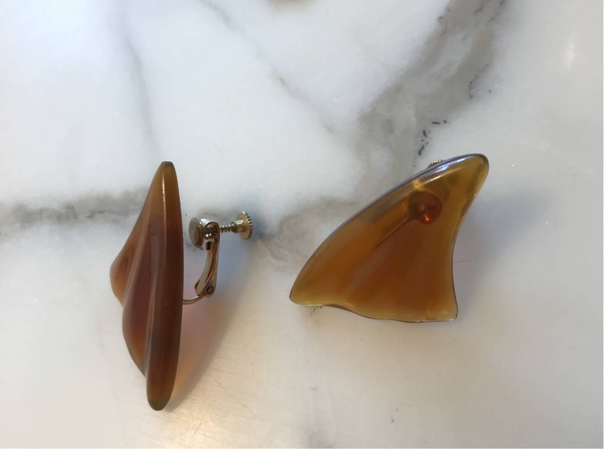 Boucles d’oreille en bakélite 1930