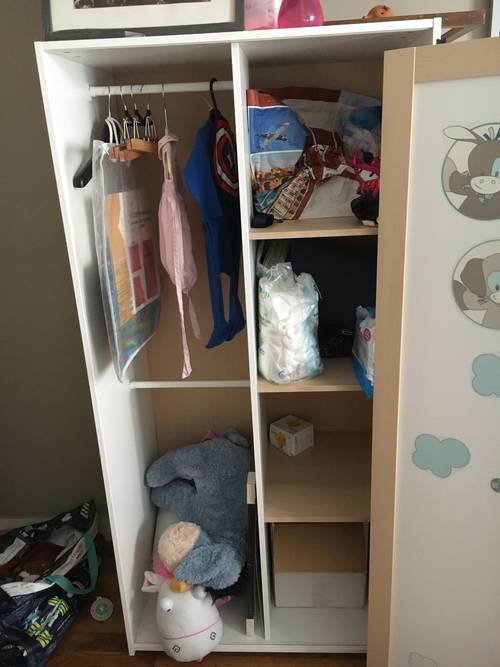 Donne armoire Ikea enfant