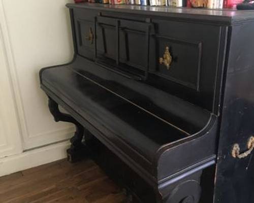 Piano style Napoléon 3