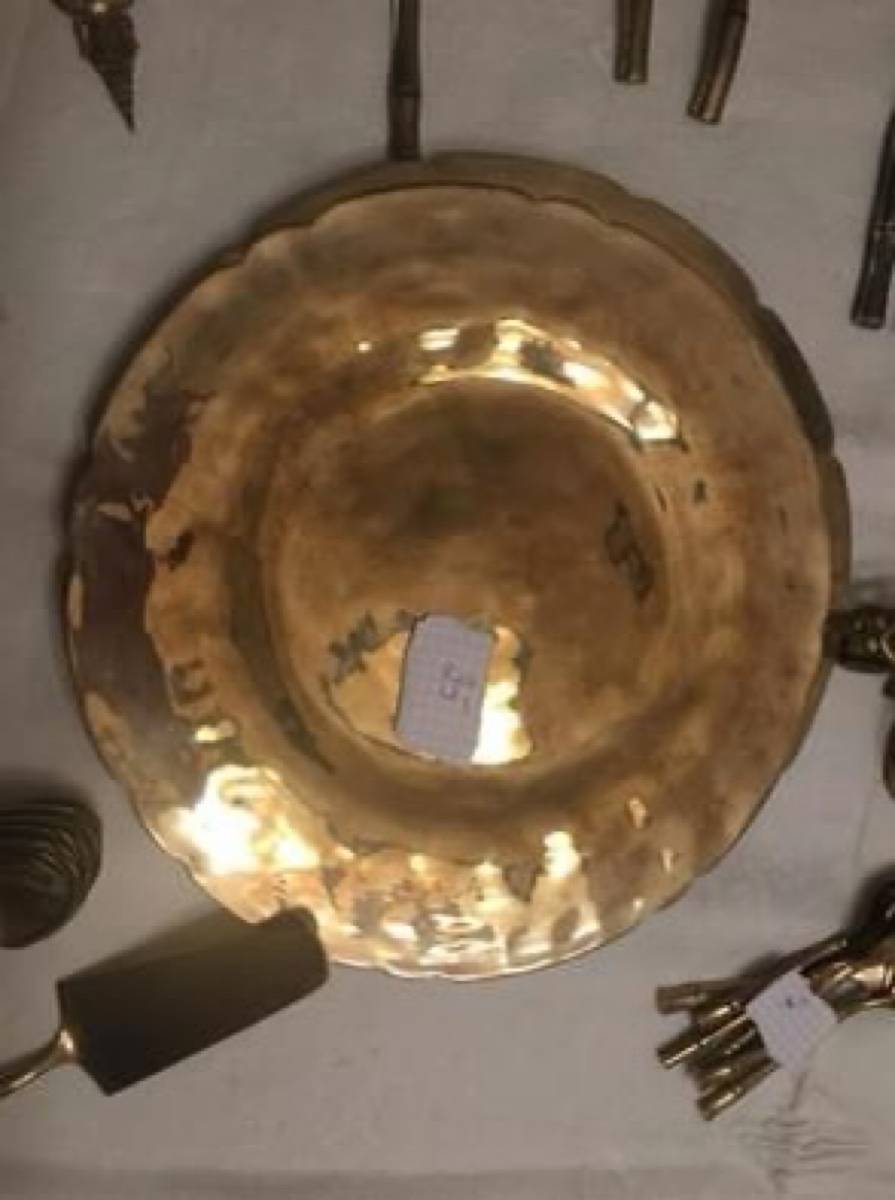 Assiettes de présentation en laiton années 80