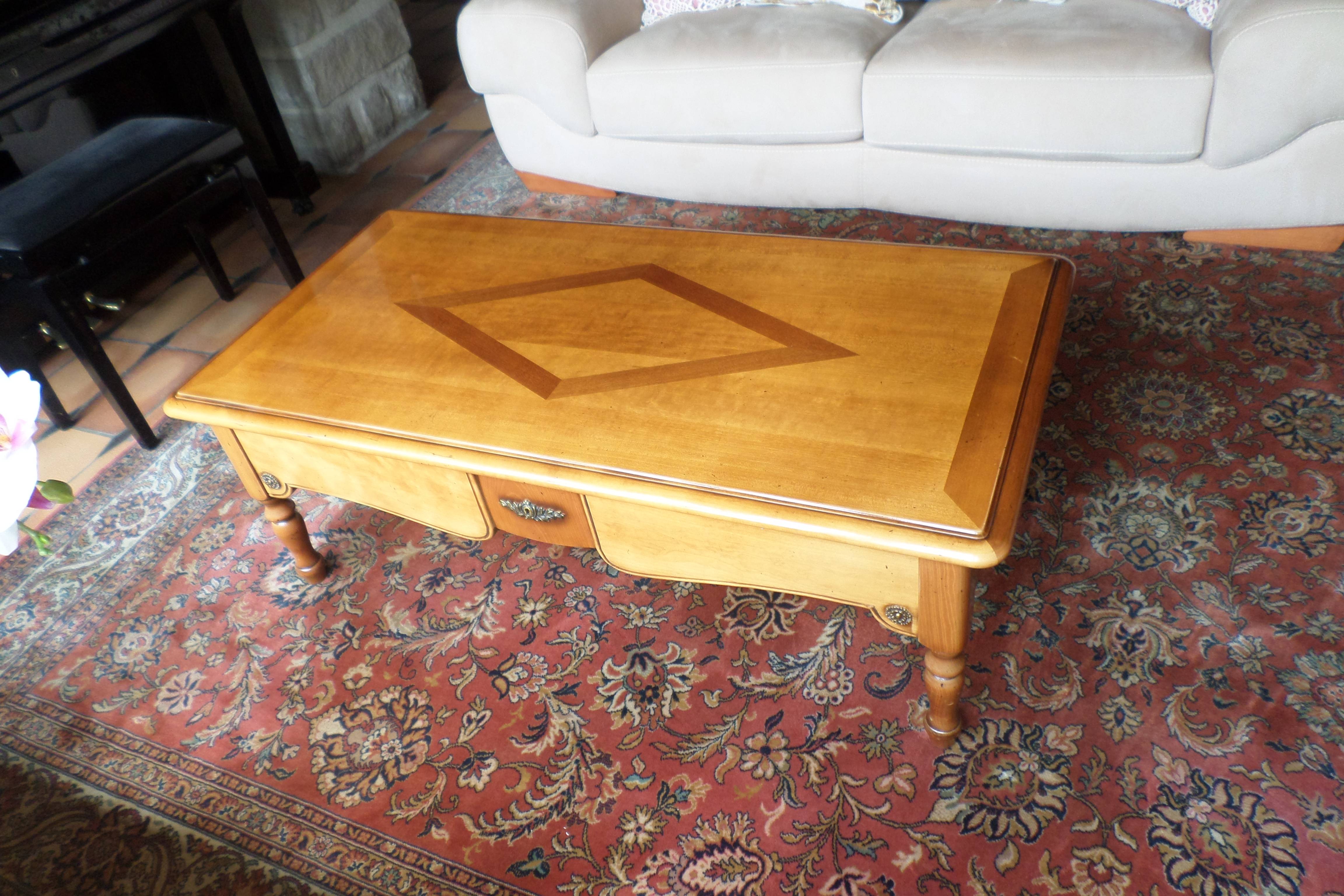 Table basse en bois massif
