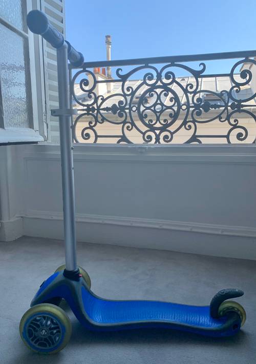 Vends Trotinette Globber bleu, Guidon réglable sur 3 hauteurs