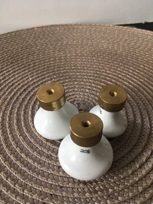 3 poignées porcelaine pour meubles ou autres