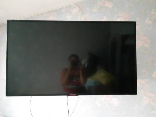 Vends TV ecran plat 42 pouces + fixation murale