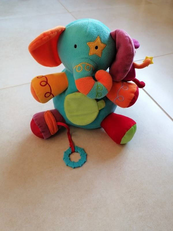 Peluche doudou d’éveil / activités éléphant marque Bawi