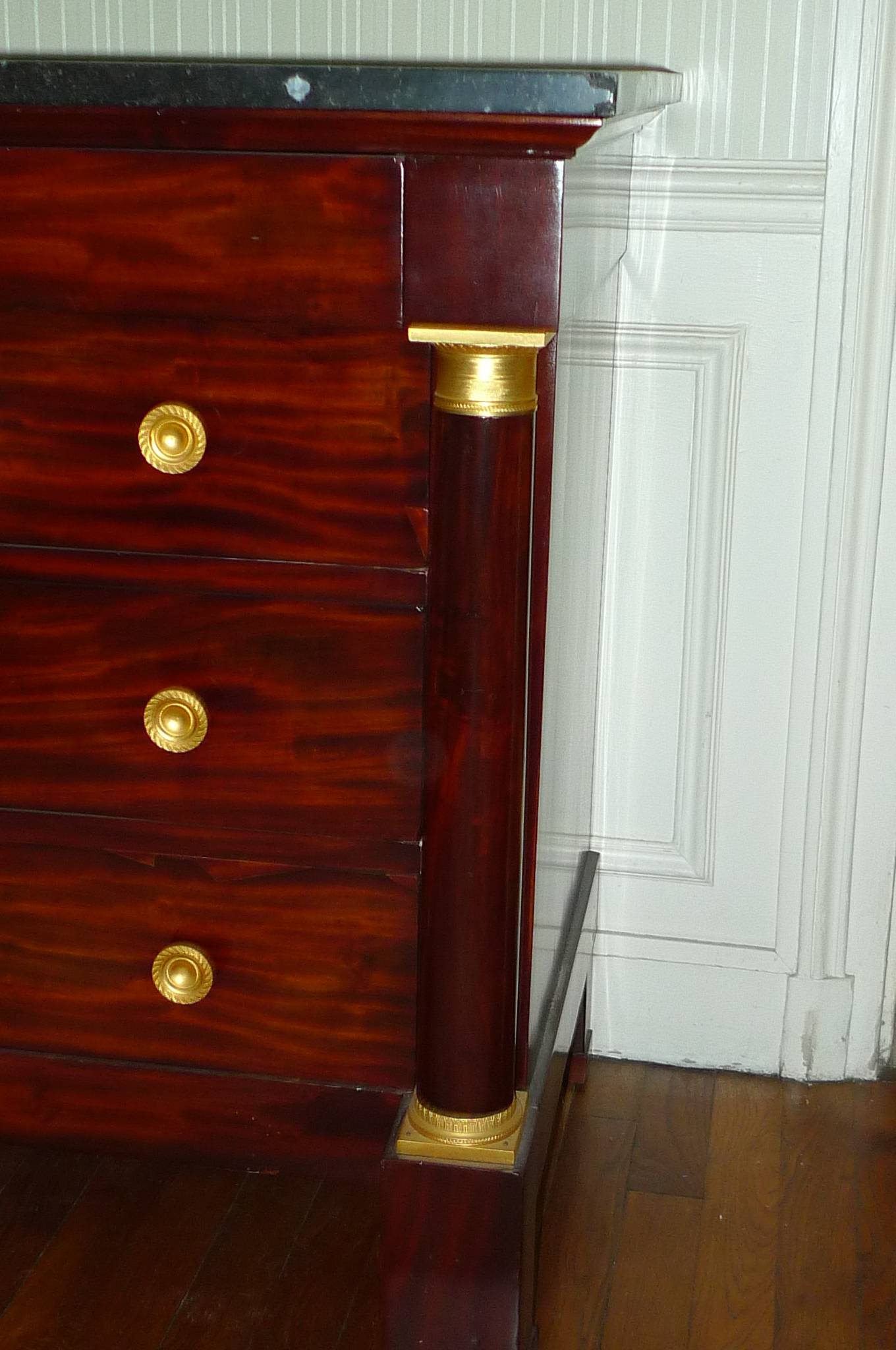 Commode Style Empire dessus Marbre