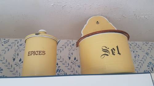 Vends pots épicerie tôle émaillée