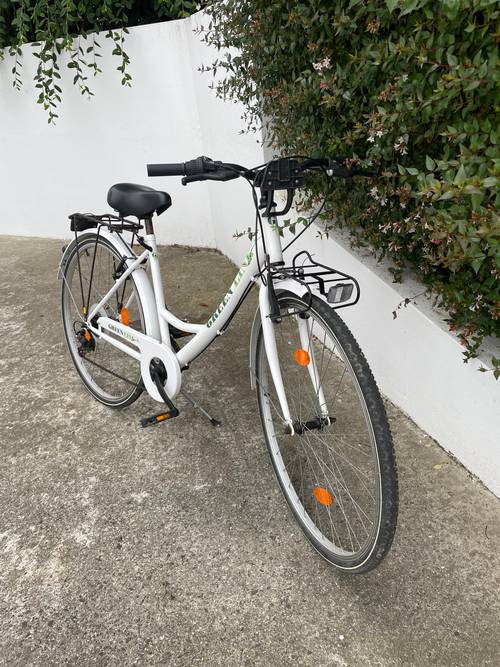 Vends vélo femme 28 pouces (taille 1,50-1,65)