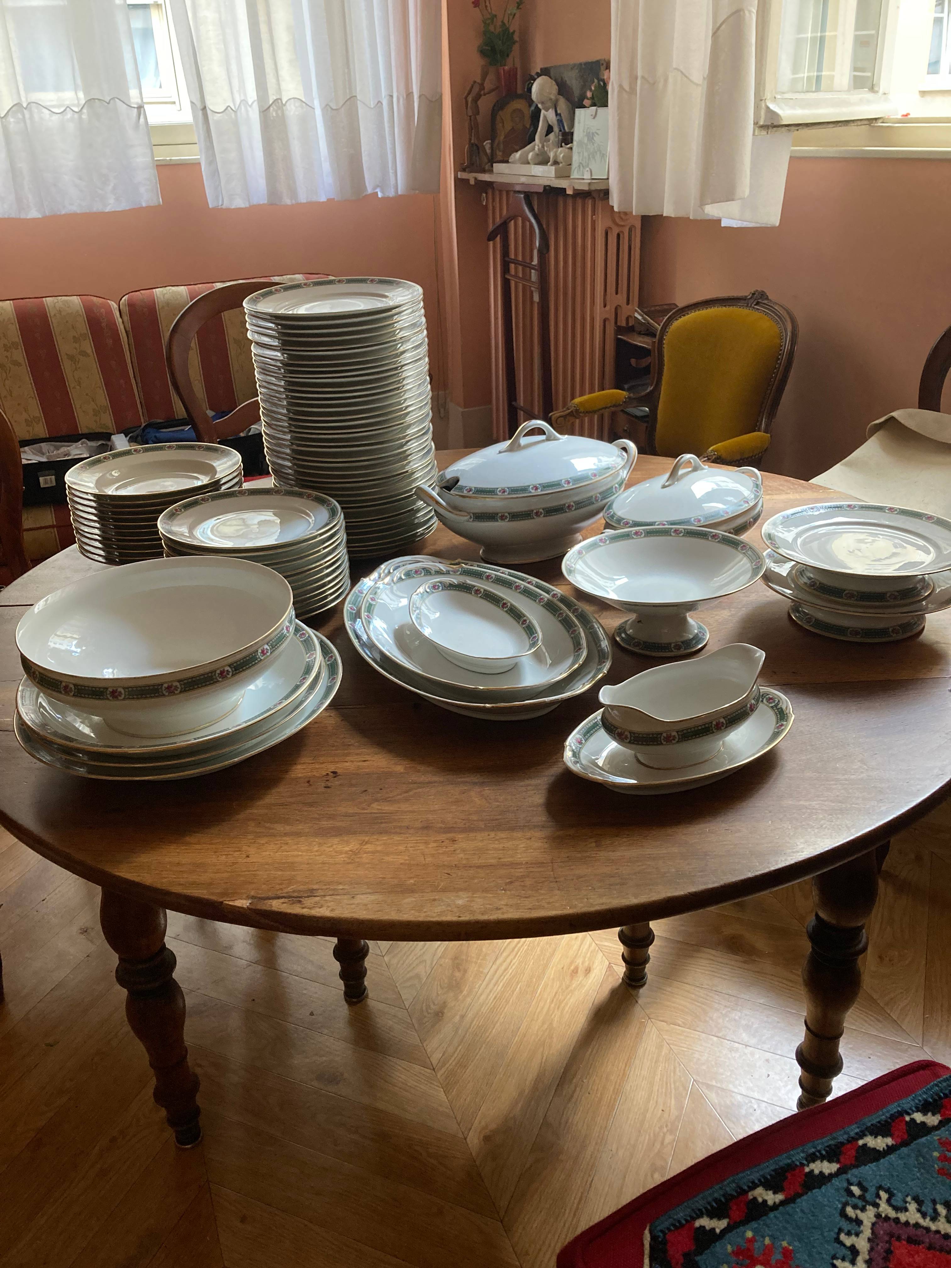 Vends service complet porcelaine de Limoges