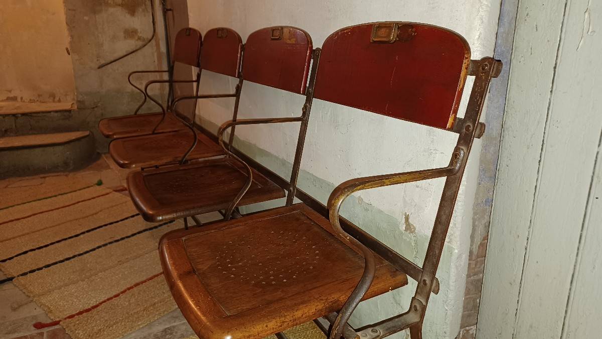 Vends fauteuils de théâtre 4 places années 30