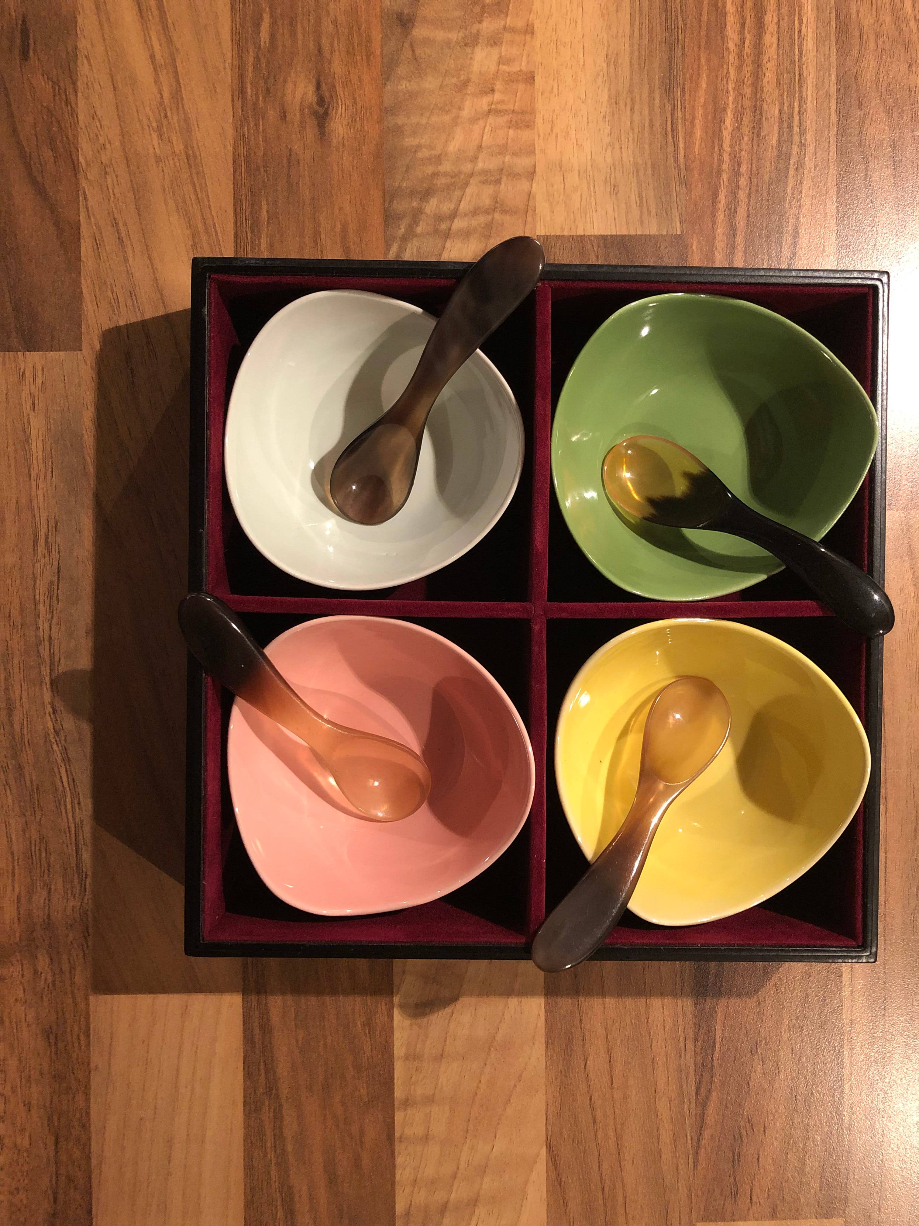 Boîte de 4 petits bols artisanat vietnamien