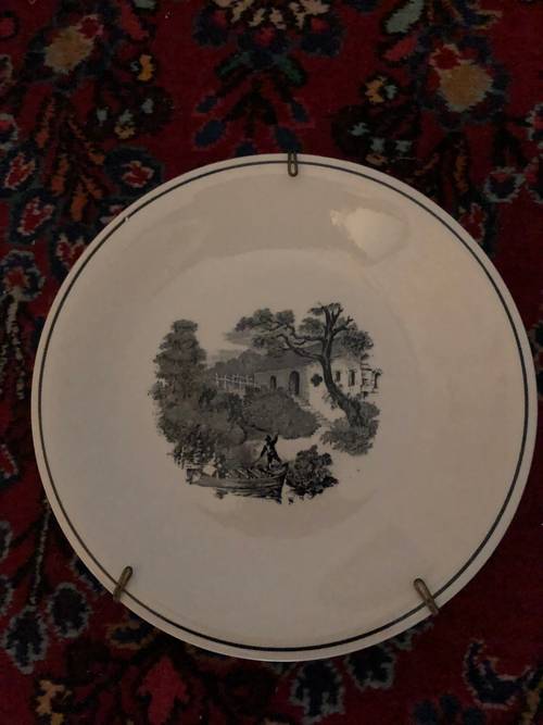 Jolie assiette ancienne en faïence