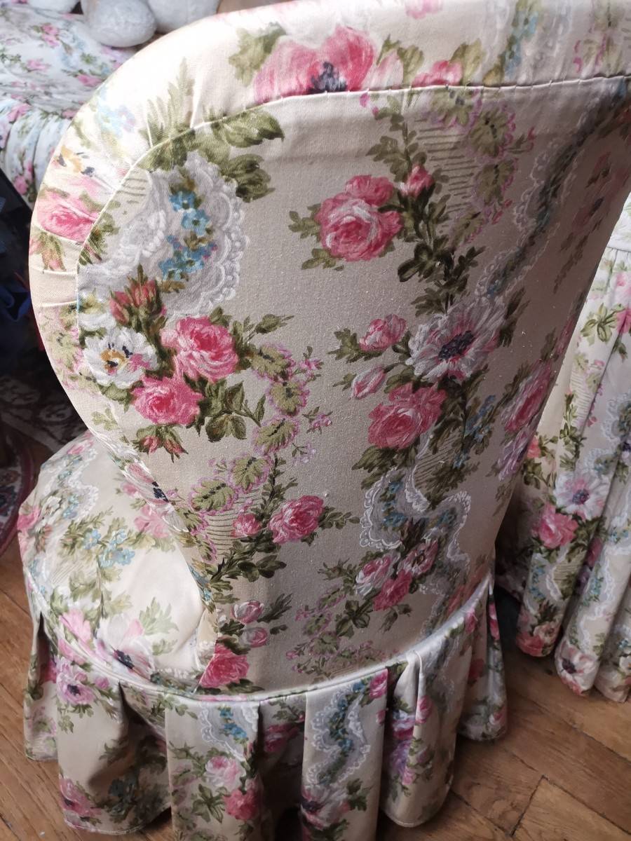 Vends chauffeuse style crapaud tissu bon état