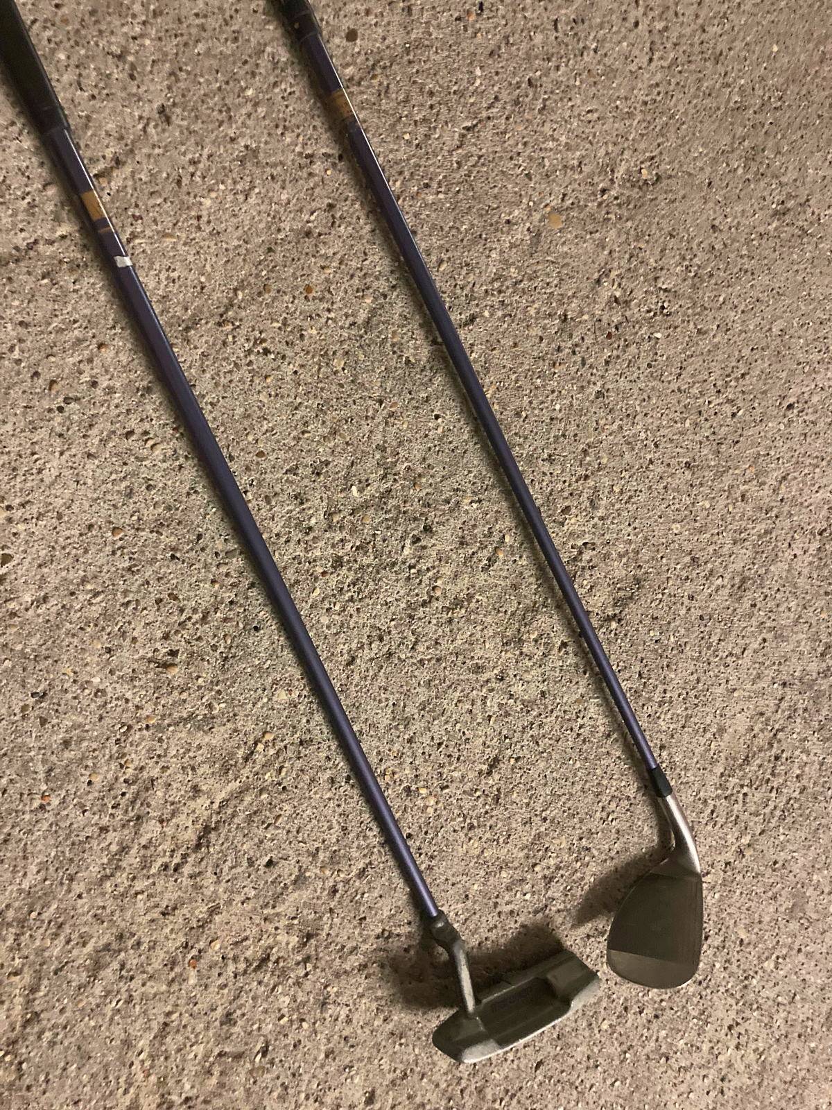 Vends 1 putter et 1 sand wedge Maruman