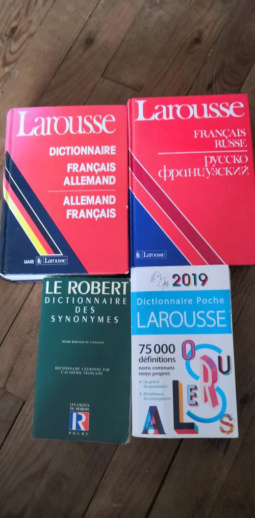 Livres (Larousse)