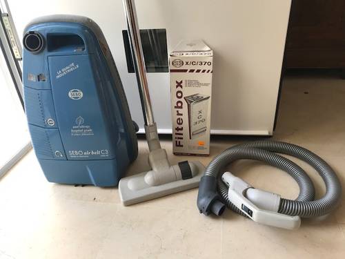 Vends Aspirateur traîneau professionnel SEBO 3i 1500W
