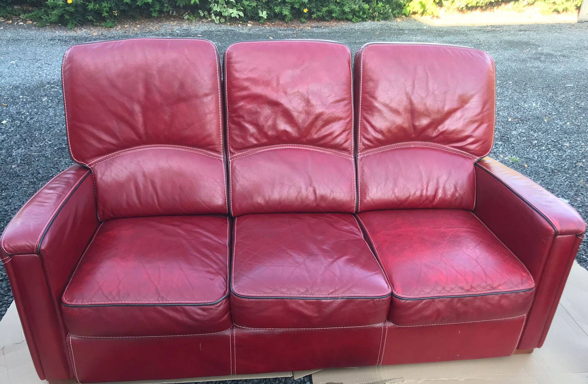 Canapé 3 places 2 fauteuils rouge cuir fleur de buffle