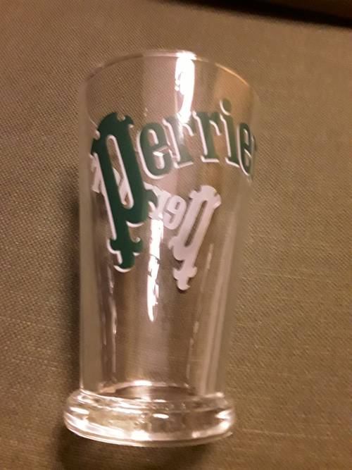 6 verres Perrier 33 cl dans leur boite d’origine