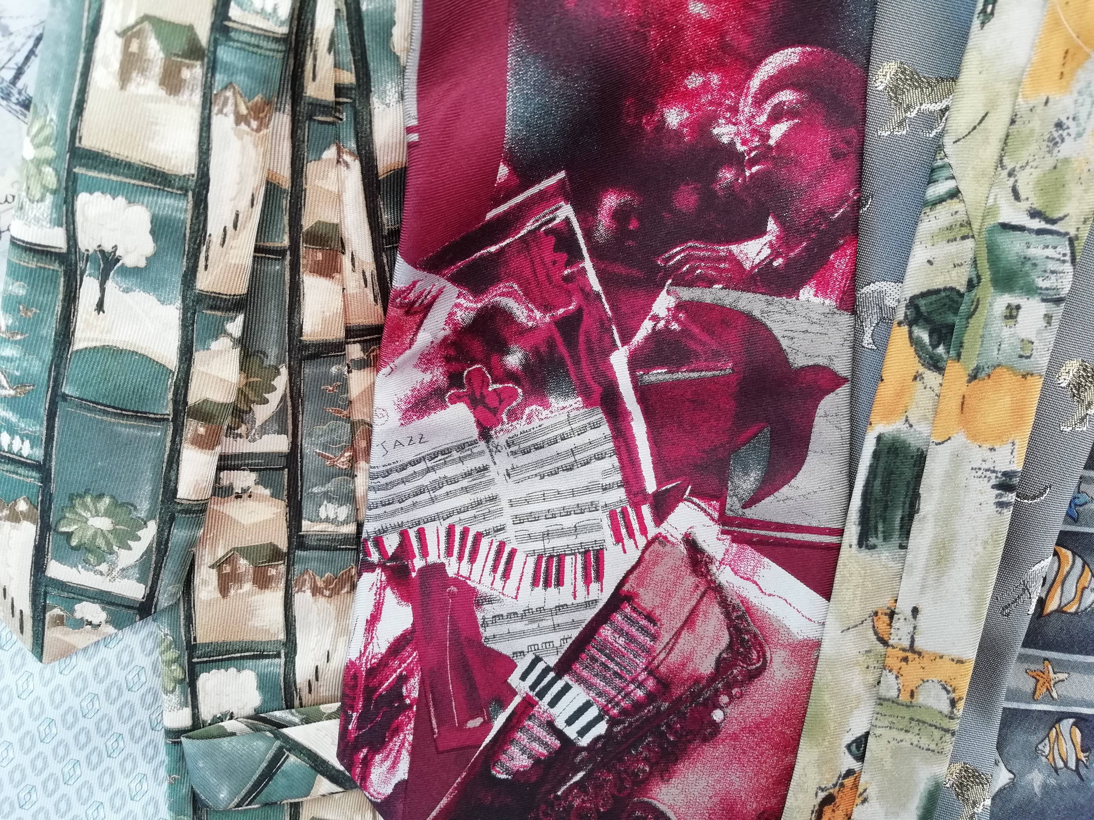 Vends cravates originales pour des fêtes ou soirées variées : jazz, bateaux, musique…