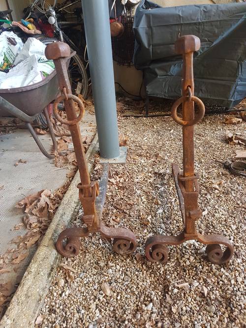 Paire de chenets anciens