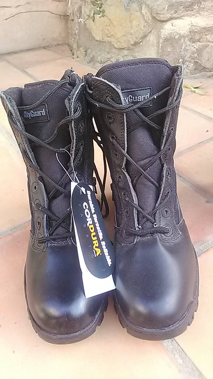 Vends chaussures rangers Cityguard neuves taille 42