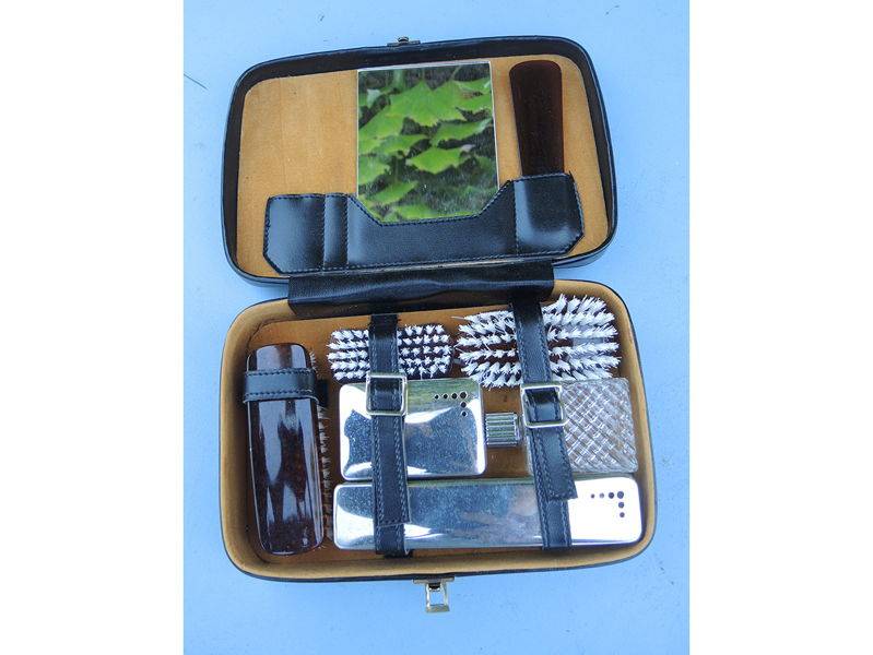 Vends Nécessaire de voyage vintage de la datant des années 50/60