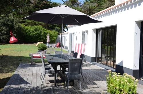 Loue belle maison de 200m² plein sud, entre mer et forêt, 7 couchages, La Guerinière (85)