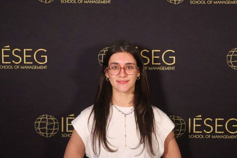 Inès R.
