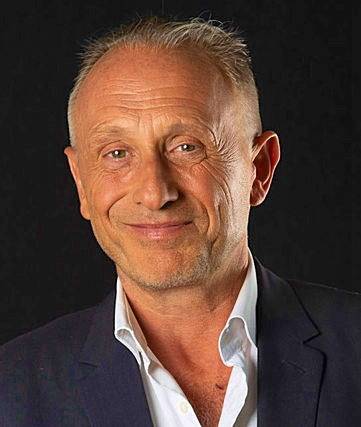 Stéphane.