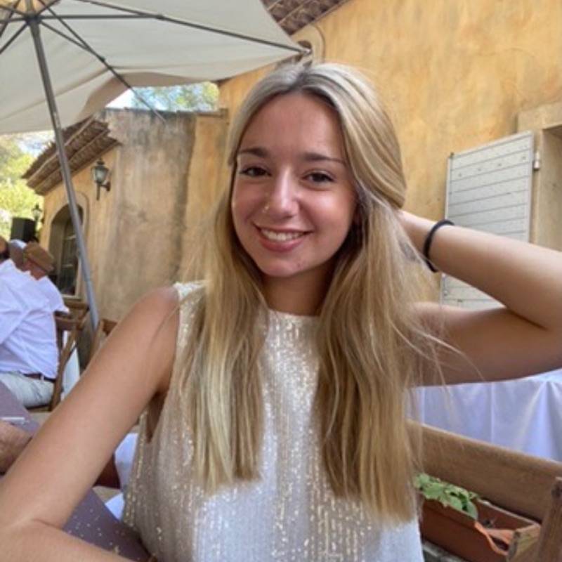 Elya L.
