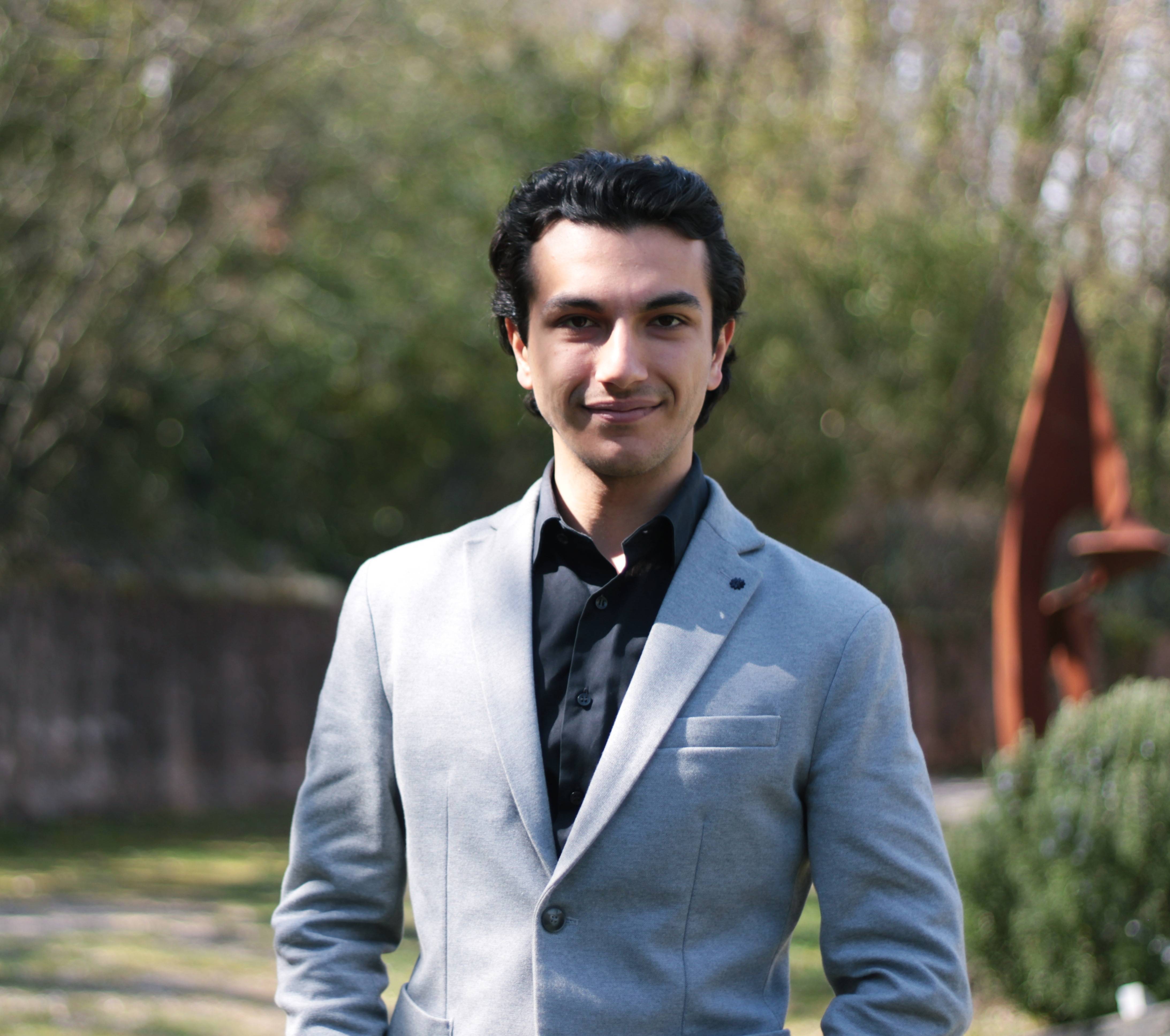 Ivan R.
