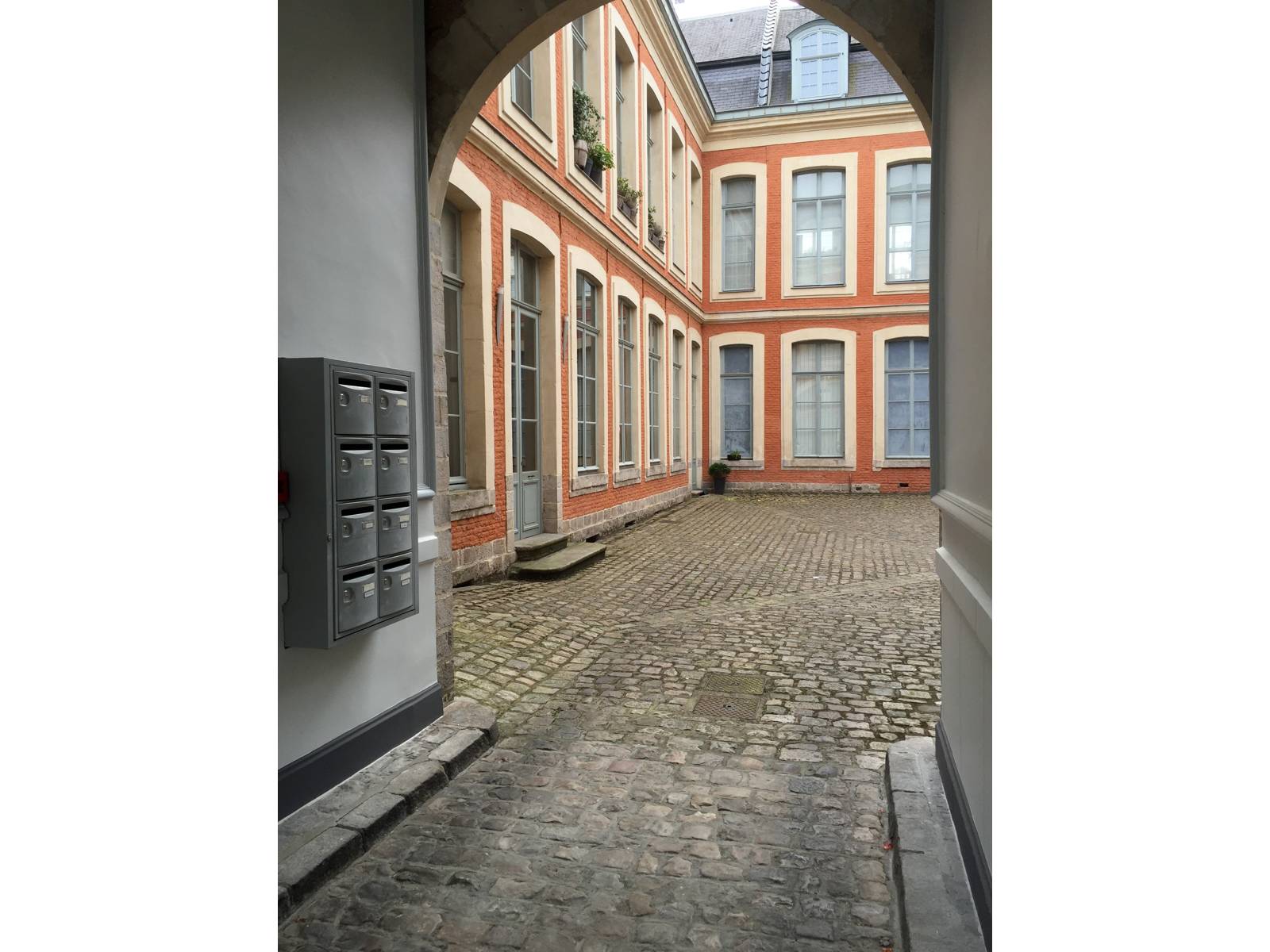 Loue appartement 60m² dans un Hôtel particulier du Vieux-Lille