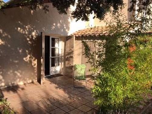 Loue appartement avec jardin dans Bastide Aix-Provence,1 grand lit ++, 2 couchages