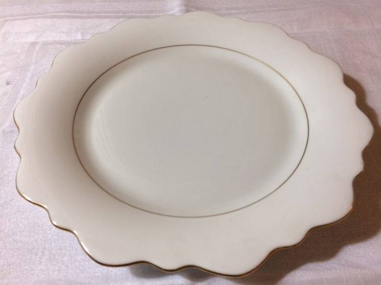 Vends JL Coquet 6 assiettes filet or