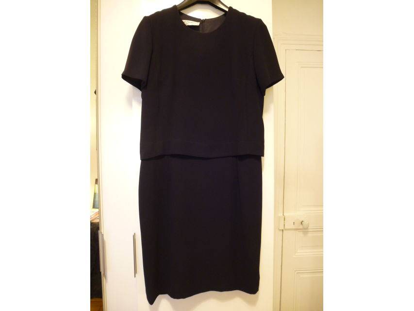 A vendre robe noire manches courtes, effet 2 en 1, T.40 T. Baumaire