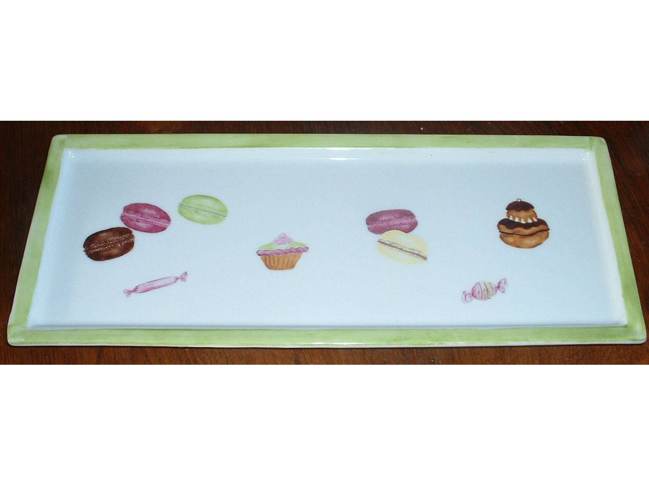 Plat à cake motif macarons et gâteaux