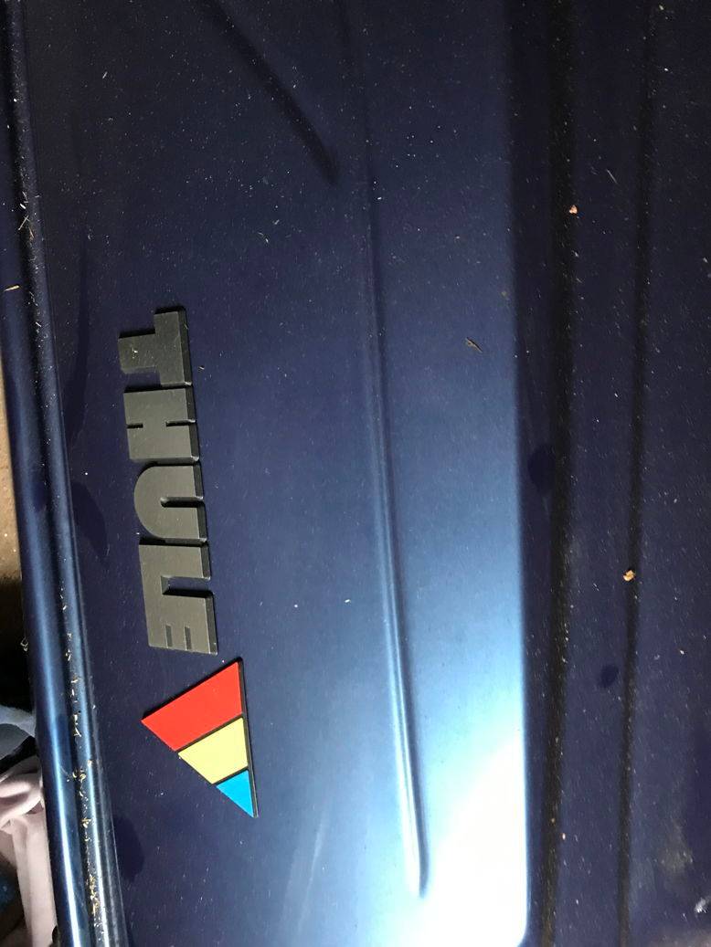 Vends coffre de toit et barres Thule