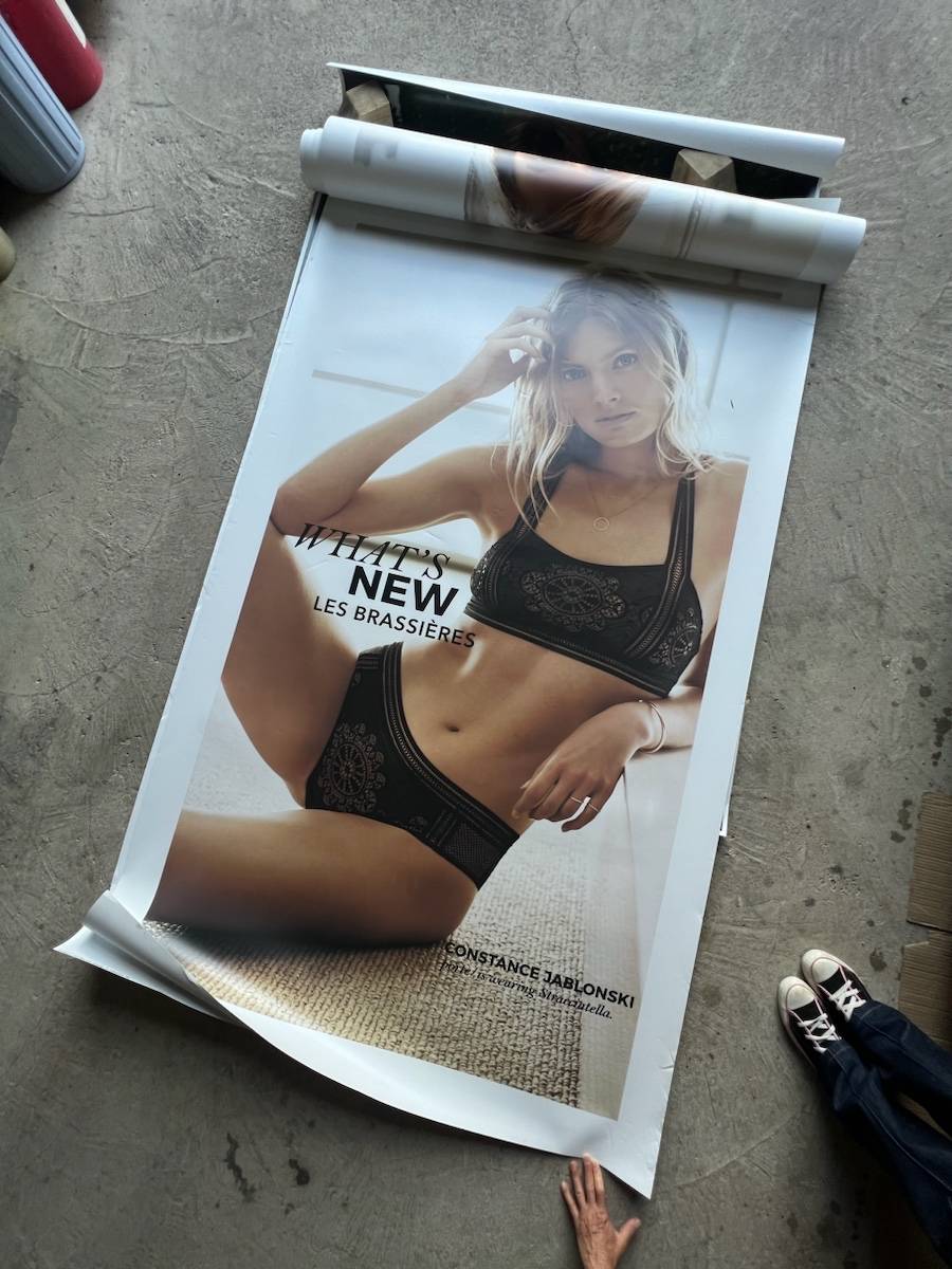 4 affiches publicitaires Etam Constance Jablonski