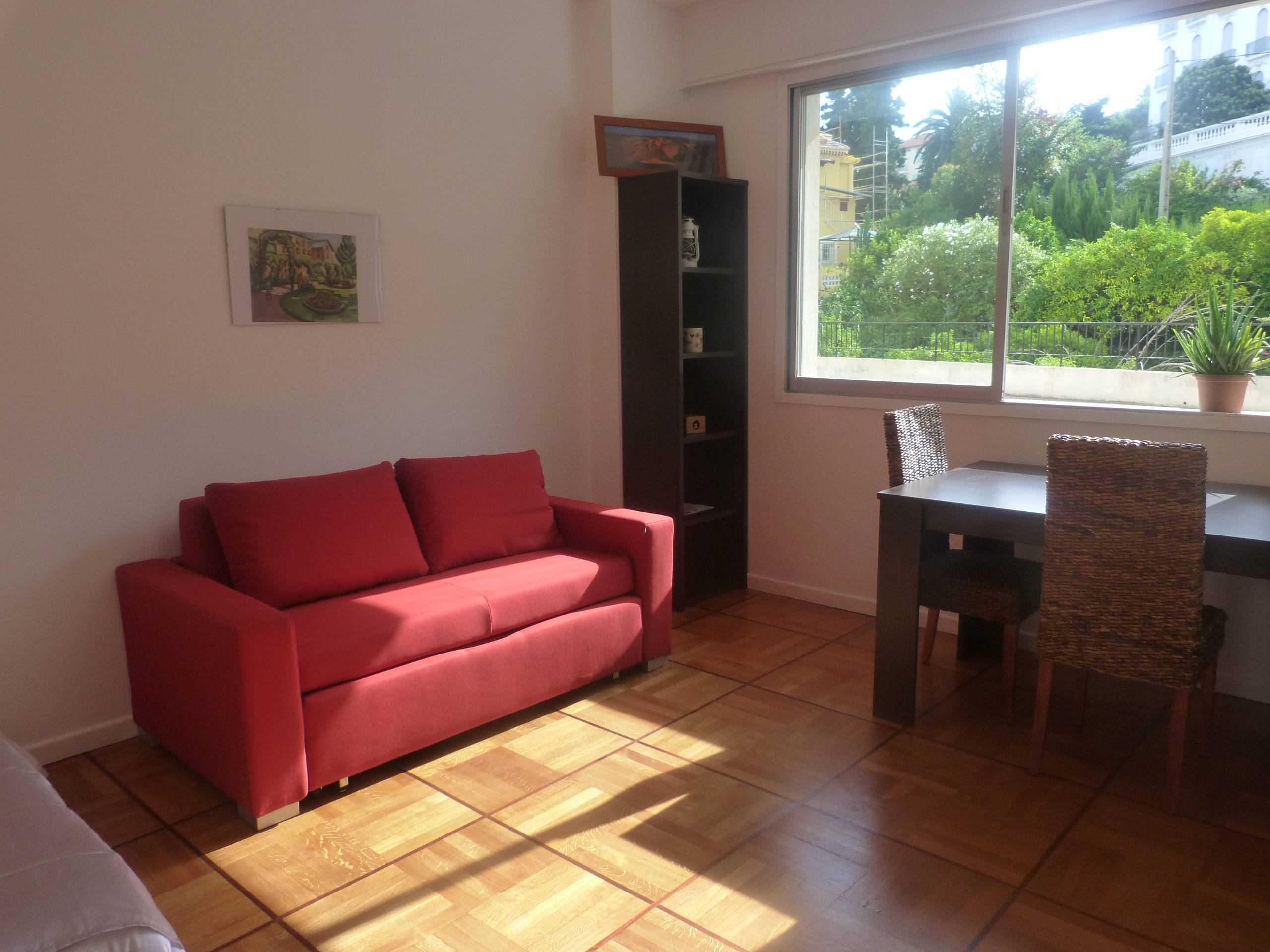 Loue appart. 36m² Nice agréable meublé central et calme vue jardin 300m de la Promenade des Anglais et facs