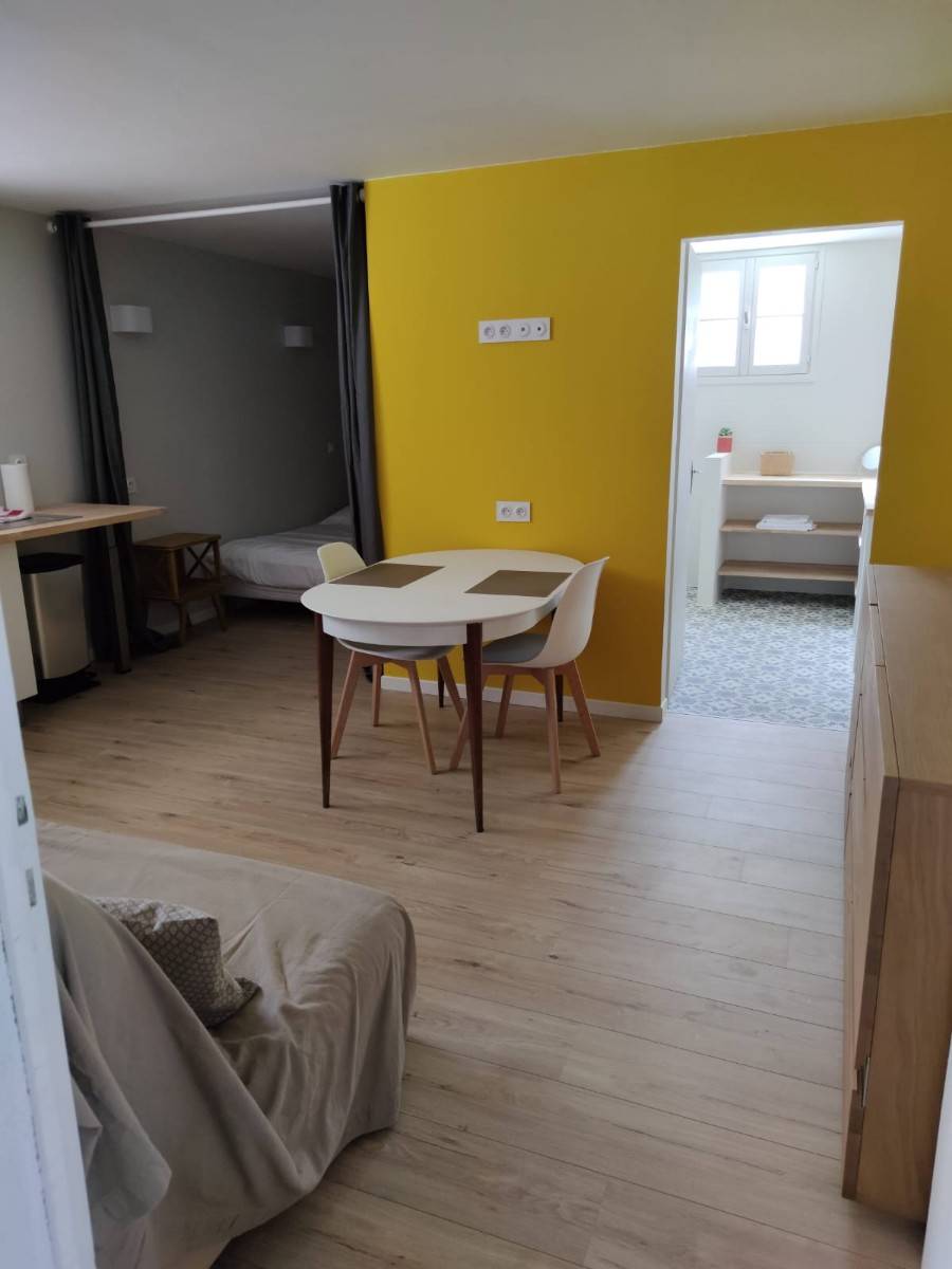 Loue studio dans maison - quartier calme - 2 couchages