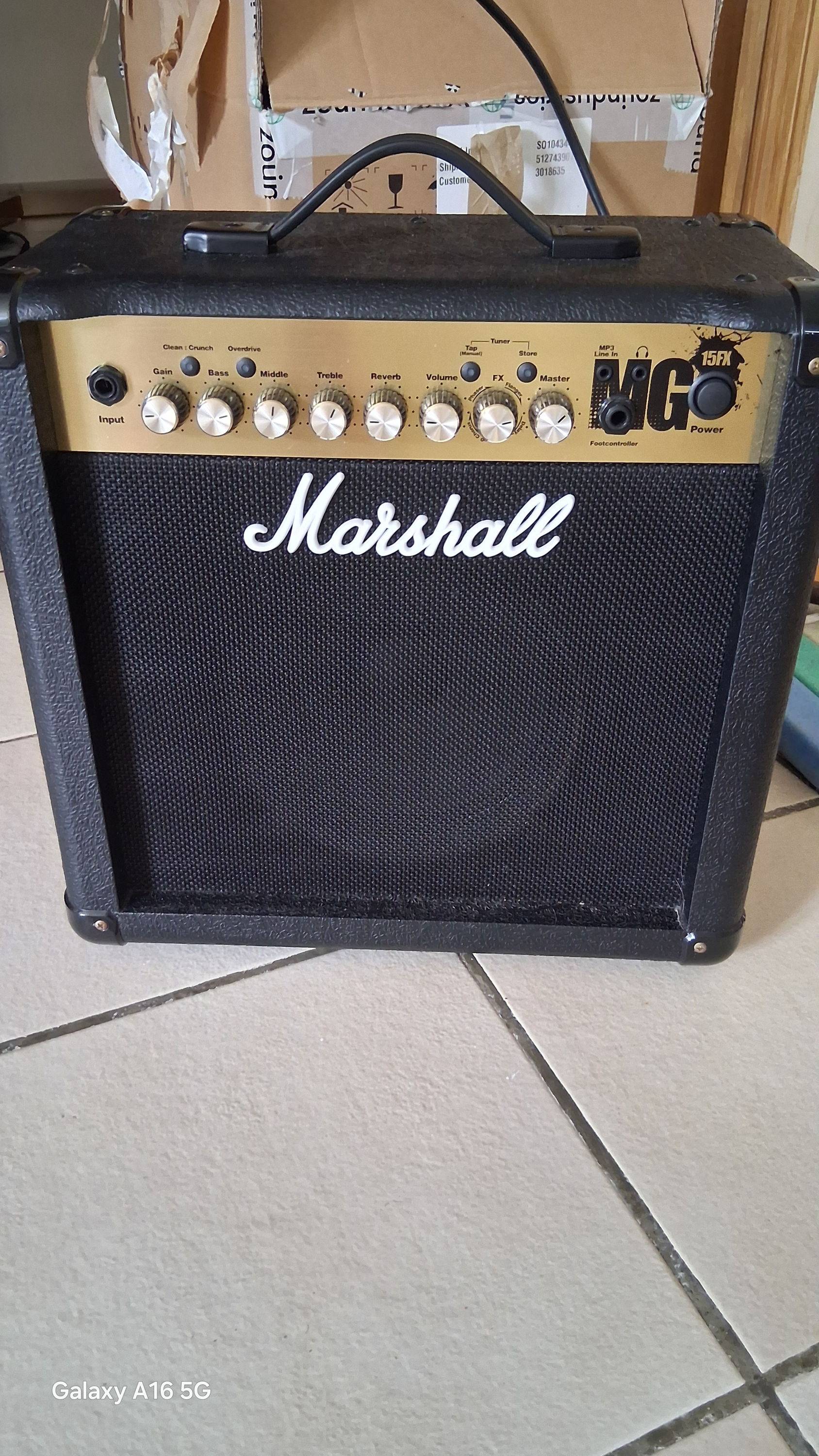 Vends ampli Marshall MG 15 FX