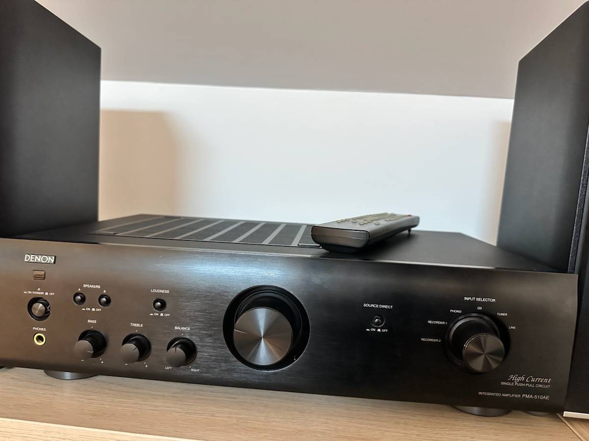 Amplificateur Denon PMA-510AE et enceintes JBL ES20