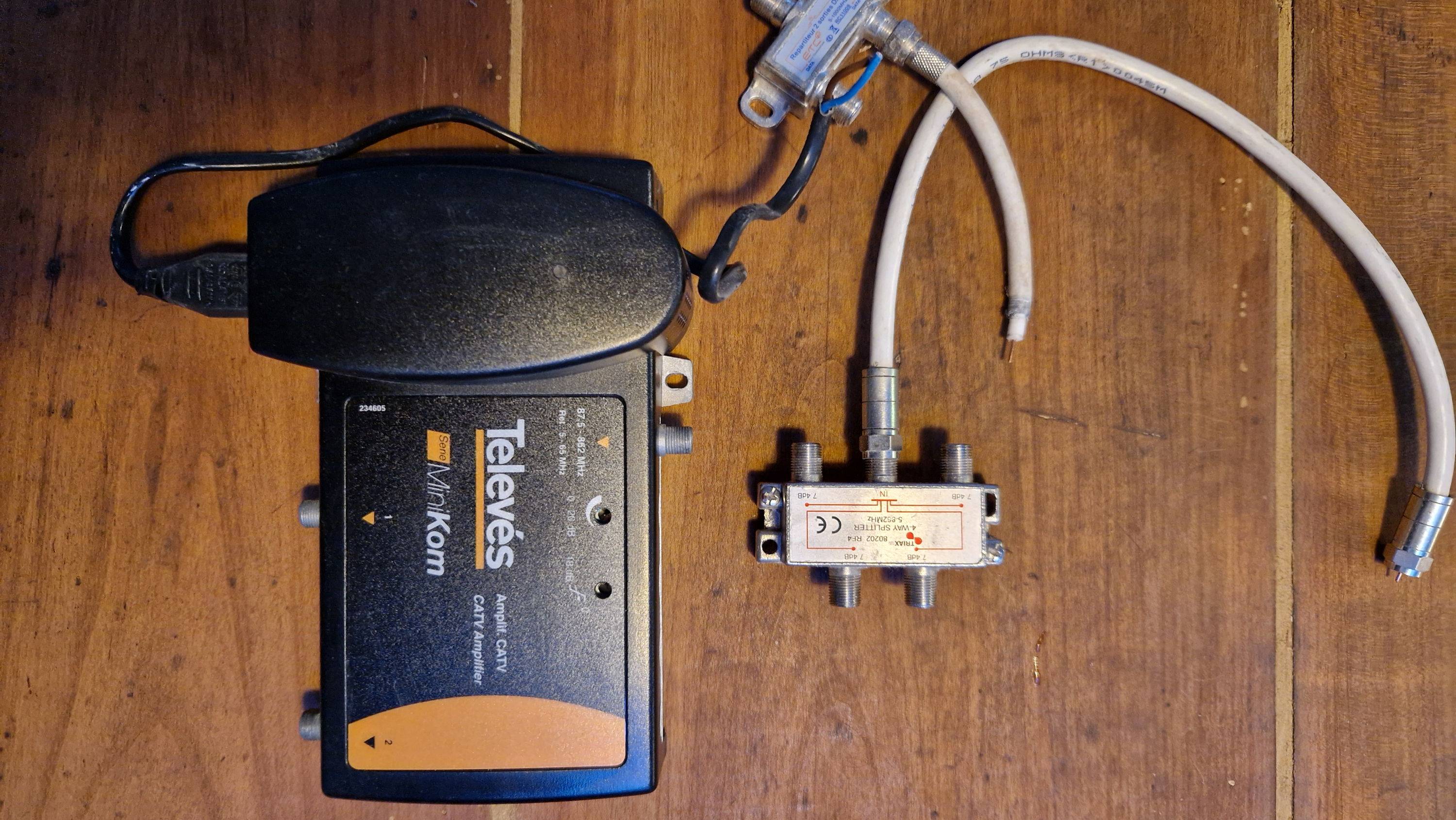 Amplificateur Televés Minikom ref 5525