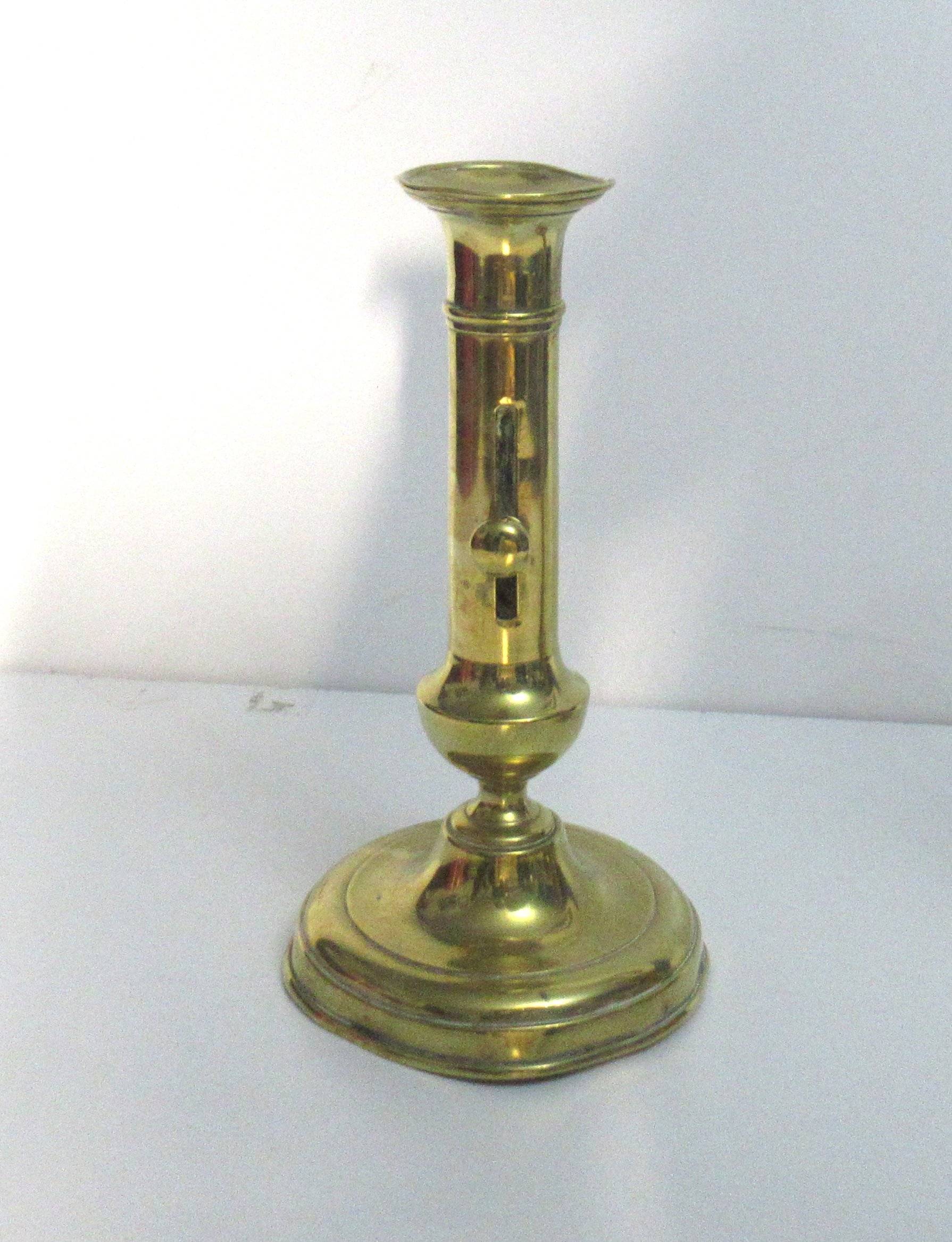 Ancien bougeoir en laiton