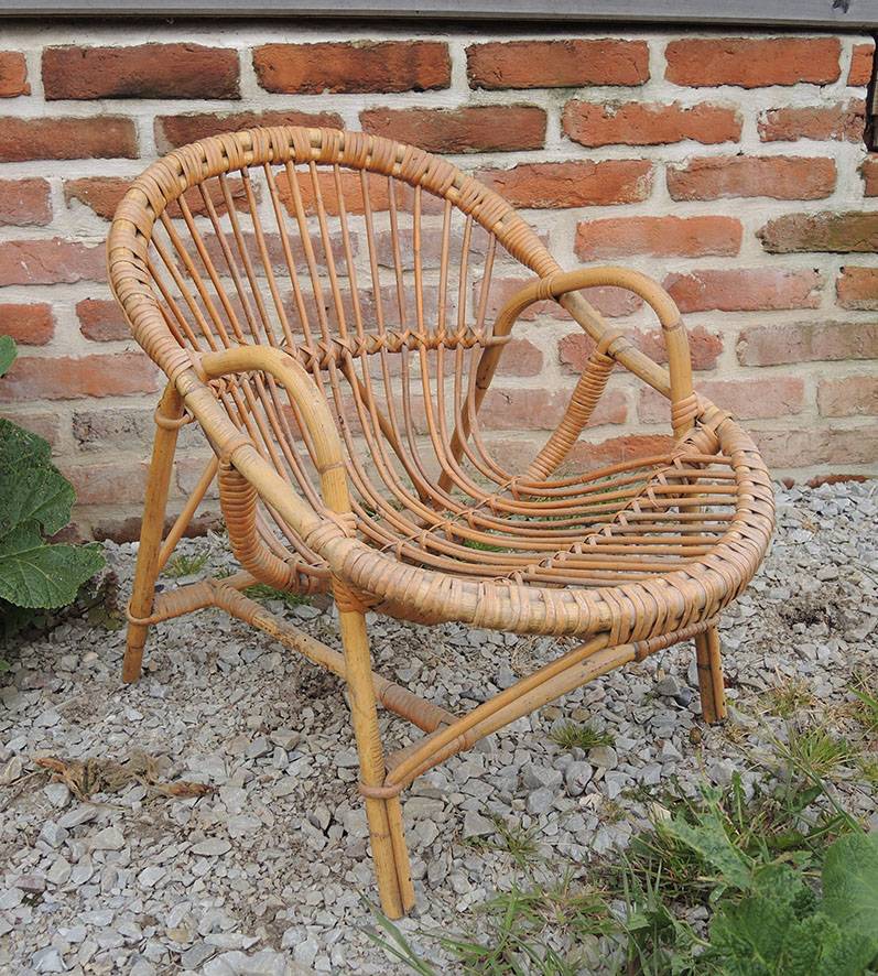 Ancien Fauteuil Pour Enfant en Rotin - Vintage French Finds