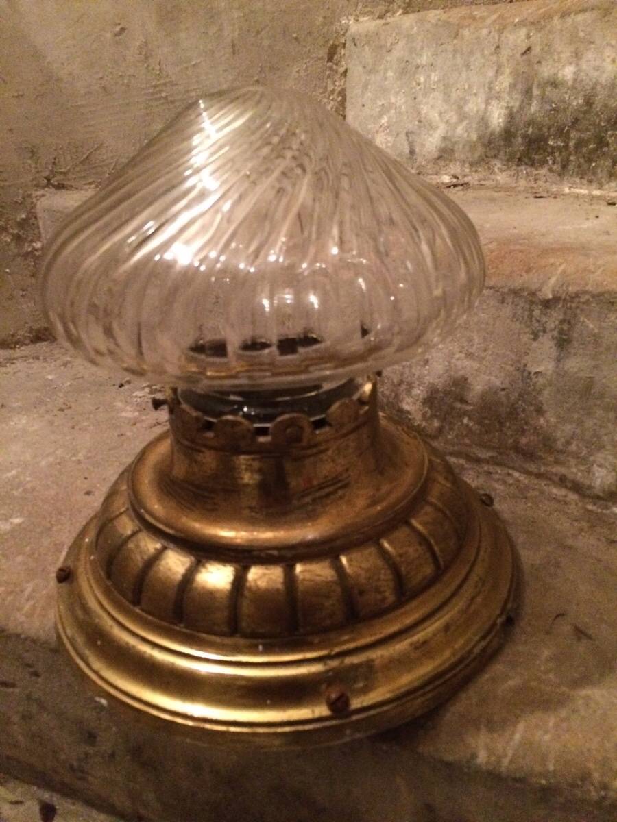 Ancien globe de verre torsadé