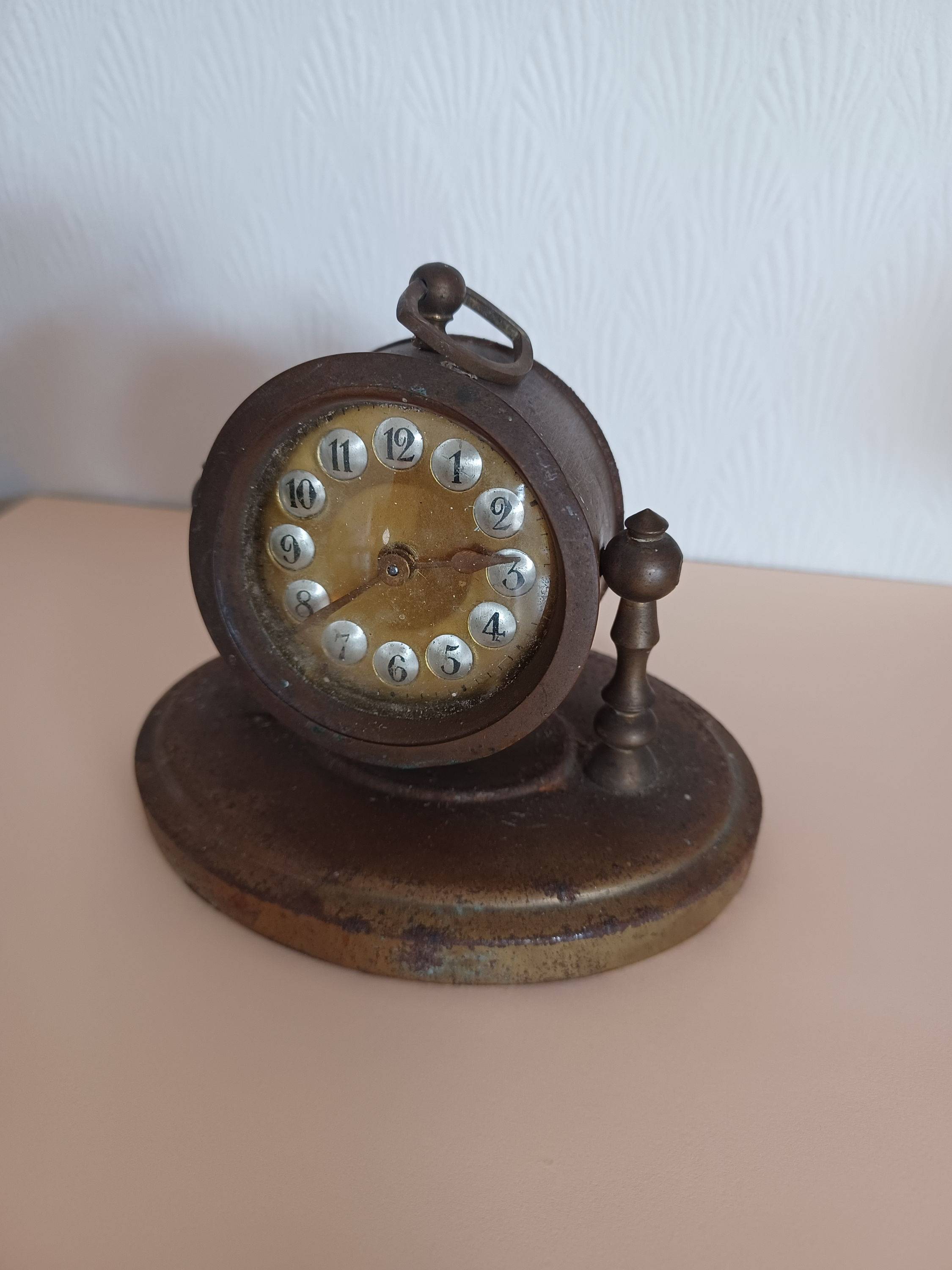 Ancien réveil à poser