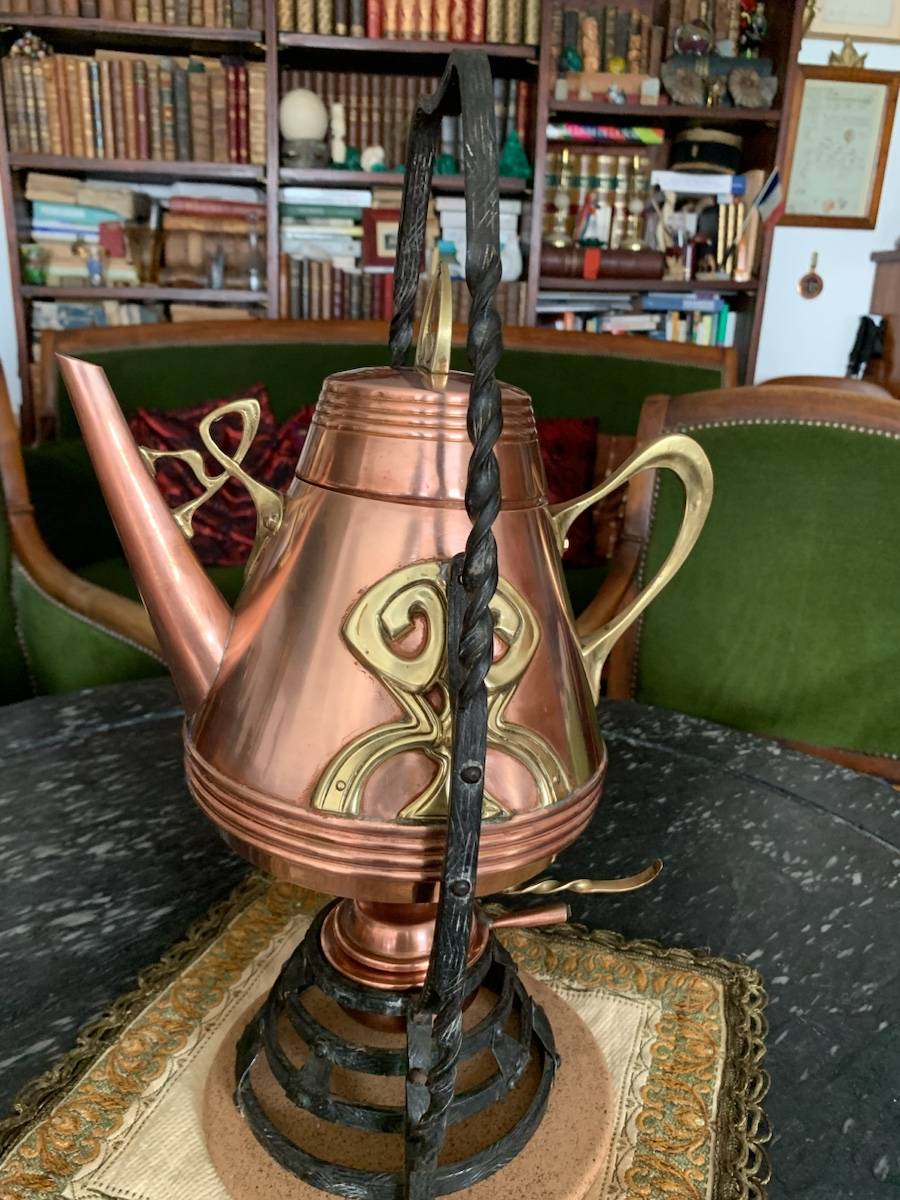 Ancien samovar du Caucase en cuivre bicolore jaune et rouge (1910)